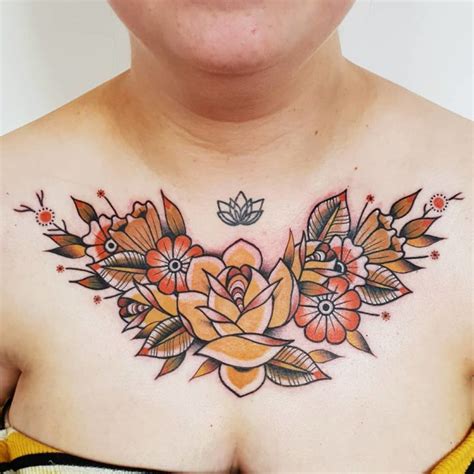 tatouage sous les seins|Photos : 20 tatouages sous la poitrine qui vont vous inspirer